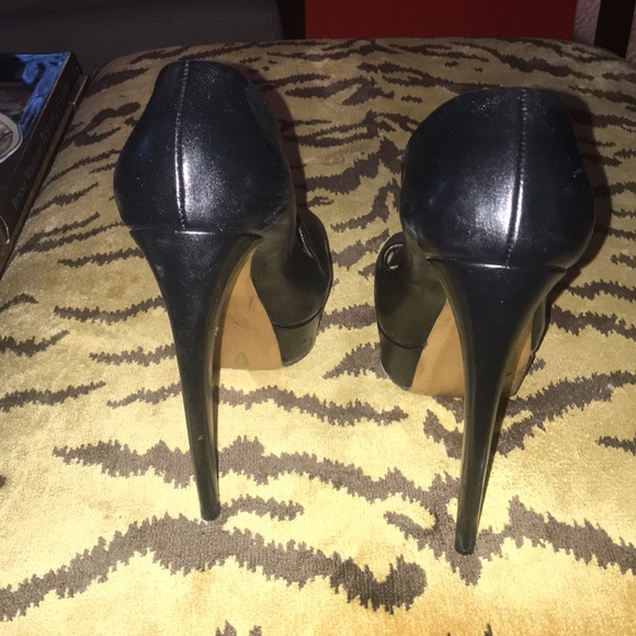 Walter Steiger 5 Super cool Walter Steiger curves heel shoes.